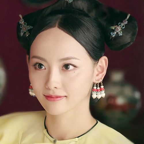 清朝后宫皇妃,戴一耳三钳只是为了好看真实原因没那么简单