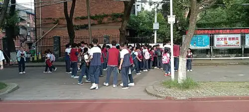 南航附校母亲节英文手抄报活动